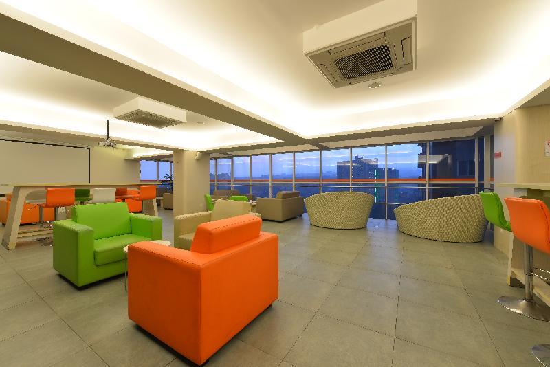 Harris Hotel & Conventions Ciumbuleuit Bandung Eksteriør bilde